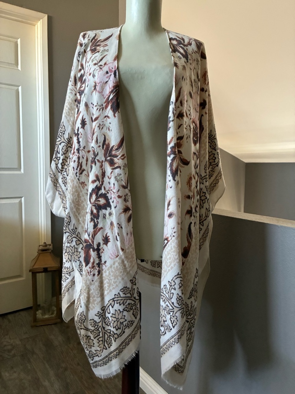 Nine West Ivory & Pink Floral Shawl/Cape Wrap OS